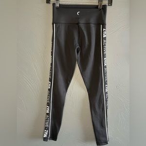 Zyia leggings in black, women’s size 2